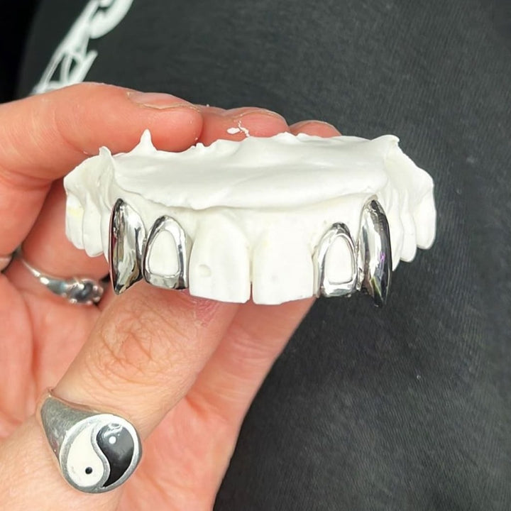 Two Sharp Fangs + Two Windows Set