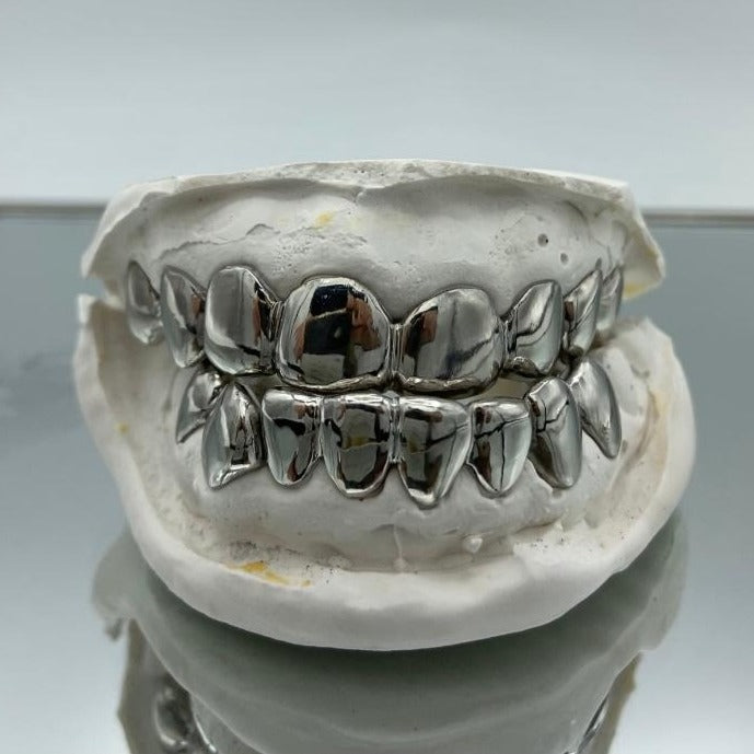 Eight Set of Grillz