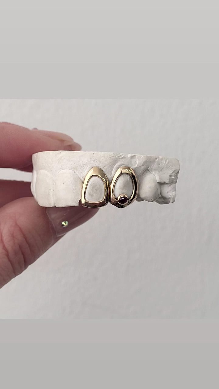 Window set with stone